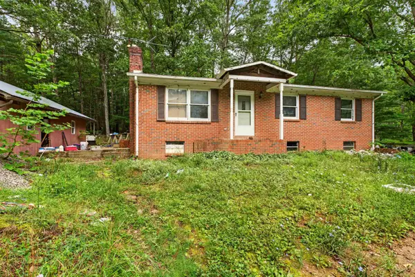 26 Christian Ln, Swoope, VA 24479