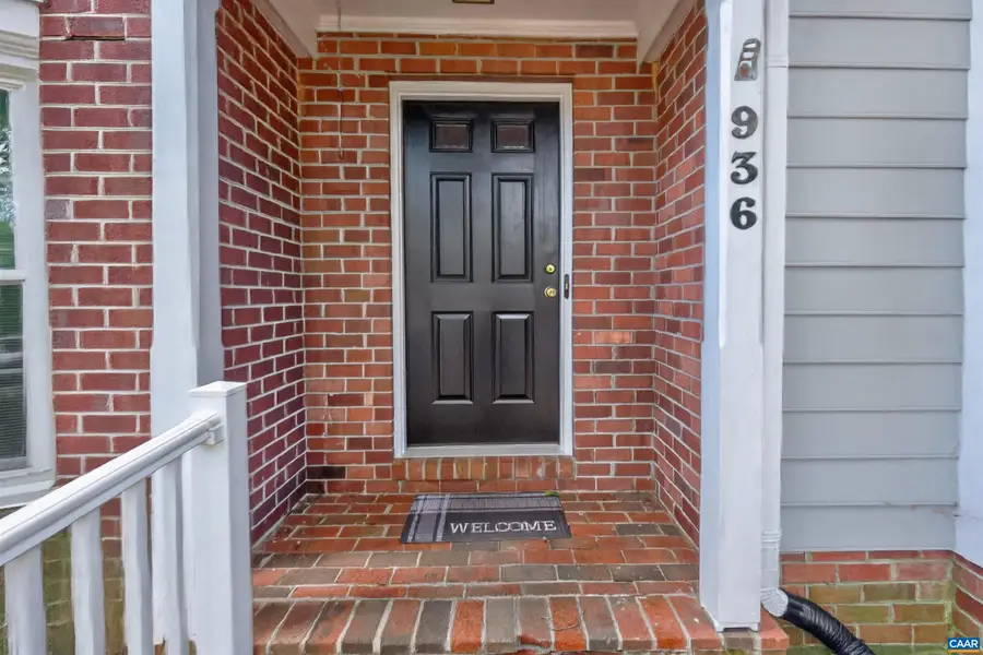 936 Huntwood Ln, Charlottesville, VA 22901 - #3