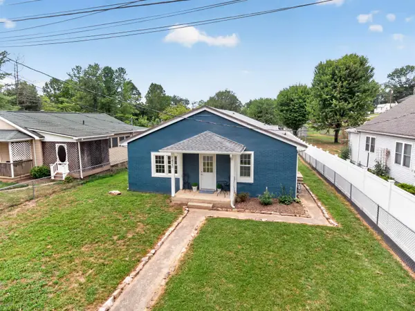 1433 Harding Ave, Waynesboro, VA 22980