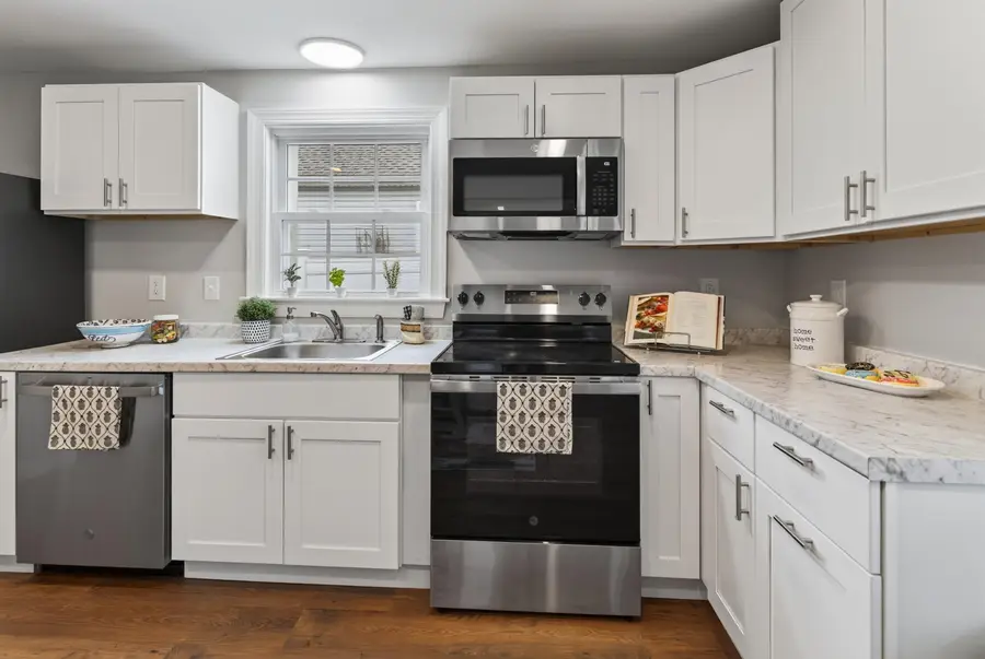 1433 Harding Ave, Waynesboro, VA 22980 - #3