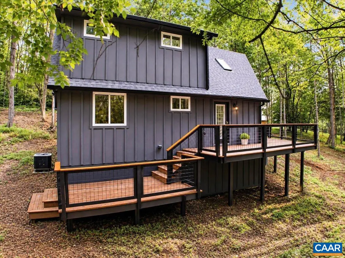 325 Persimmon Hill Dr, Roseland, VA 22967 - #1