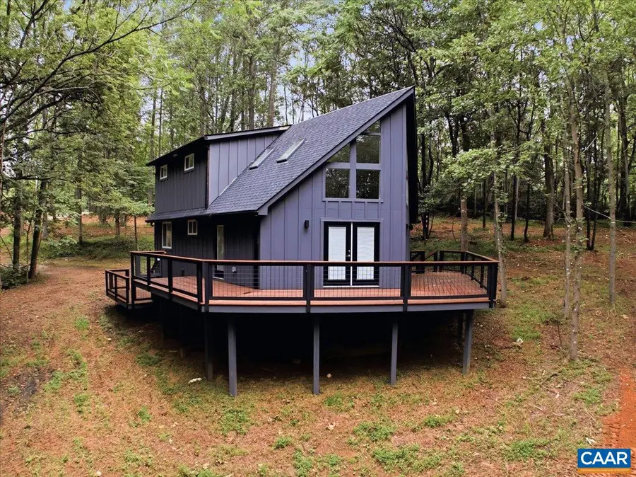 325 Persimmon Hill Dr, Roseland, VA 22967 - #2