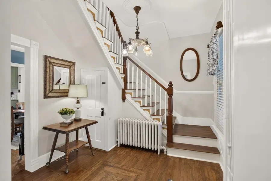 110 Park Ave, Grottoes, VA 24441 - #3