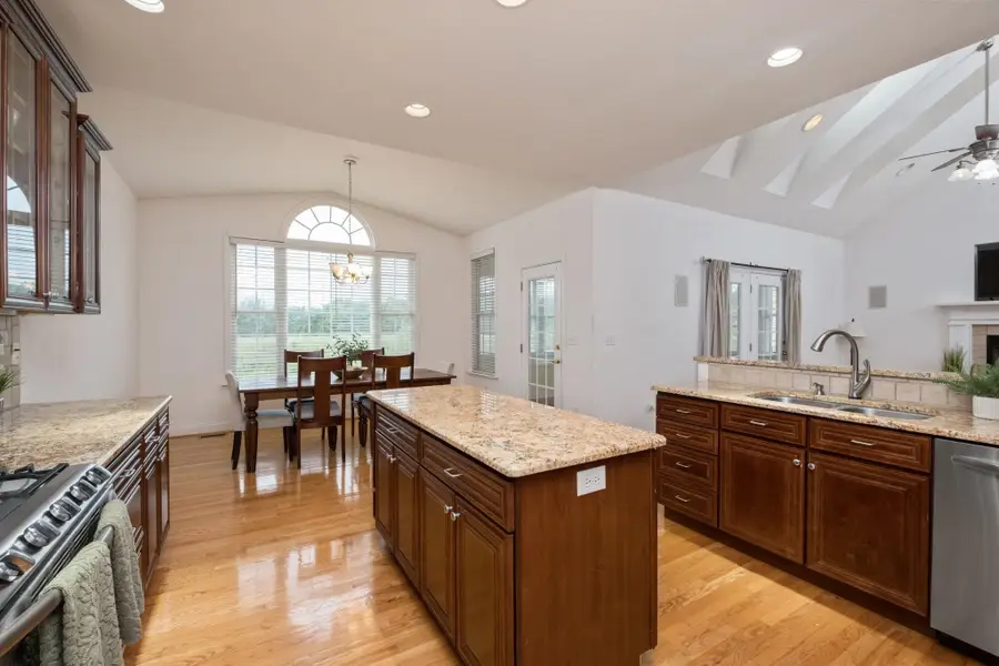 125 Shawn Cir, Staunton, VA 24401 - #2