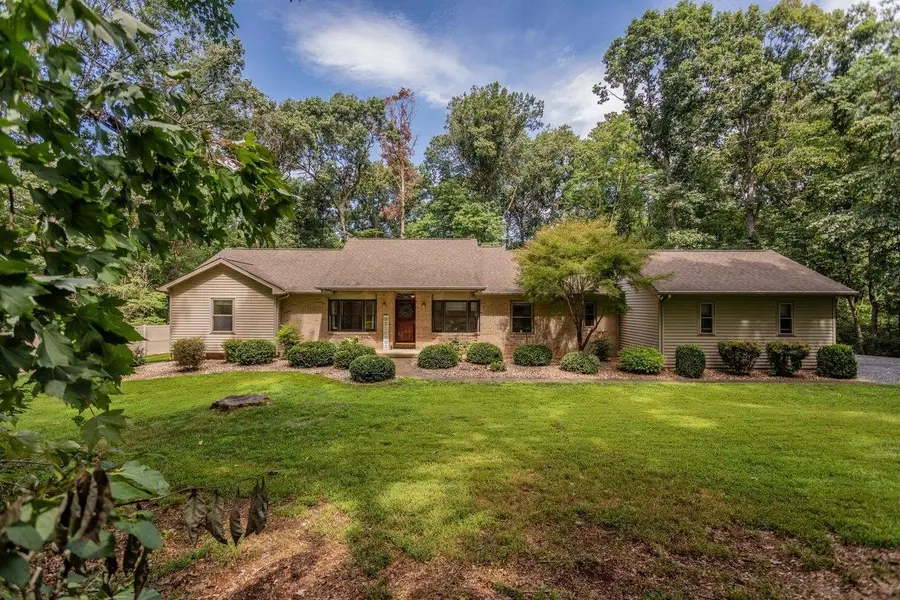 55 Burkes Mill Rd, Weyers Cave, VA 24486 - #2