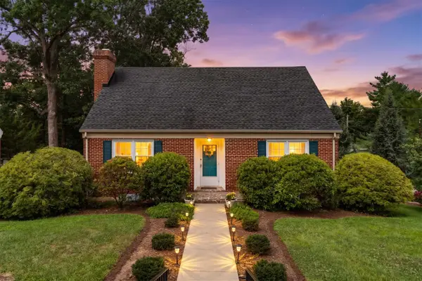 753 Hillcrest Dr, Staunton, VA 24401