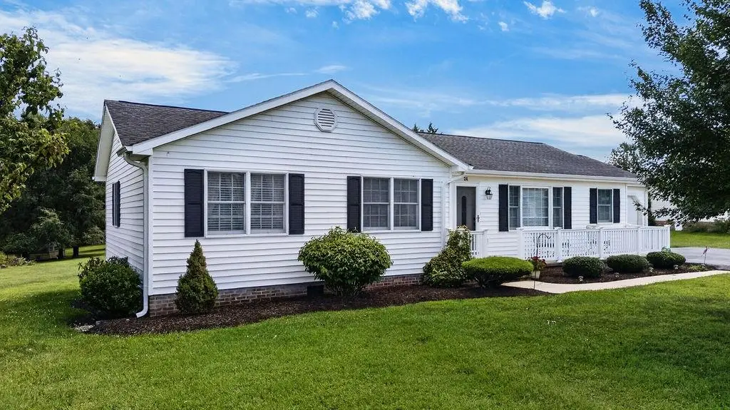 24 Warren Cir, Fishersville, VA 22939 - #1