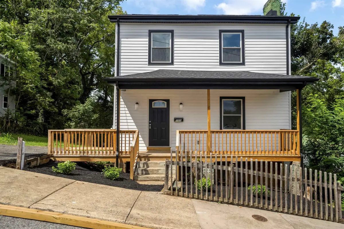 1105 Johnson St W, Staunton, VA 24401 - #1