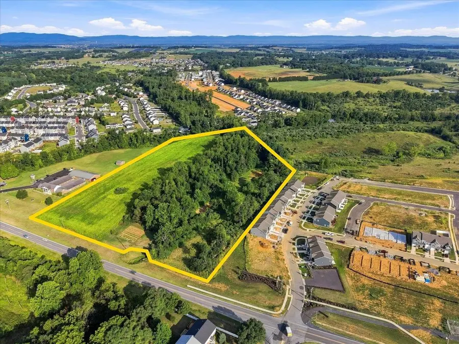 817 Hopeman Pkwy, Waynesboro, VA 22980 - #3