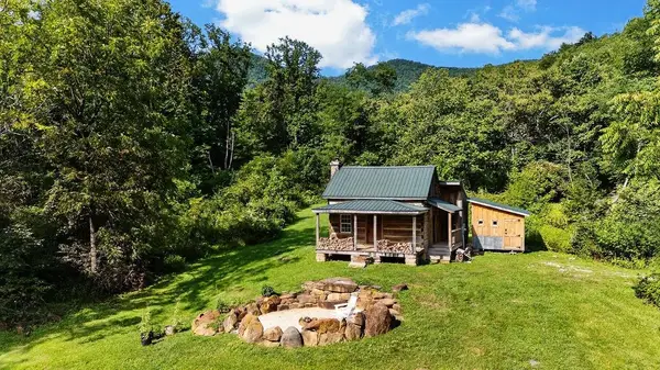 47 Rooster Ridge Rd, Roseland, VA 22967