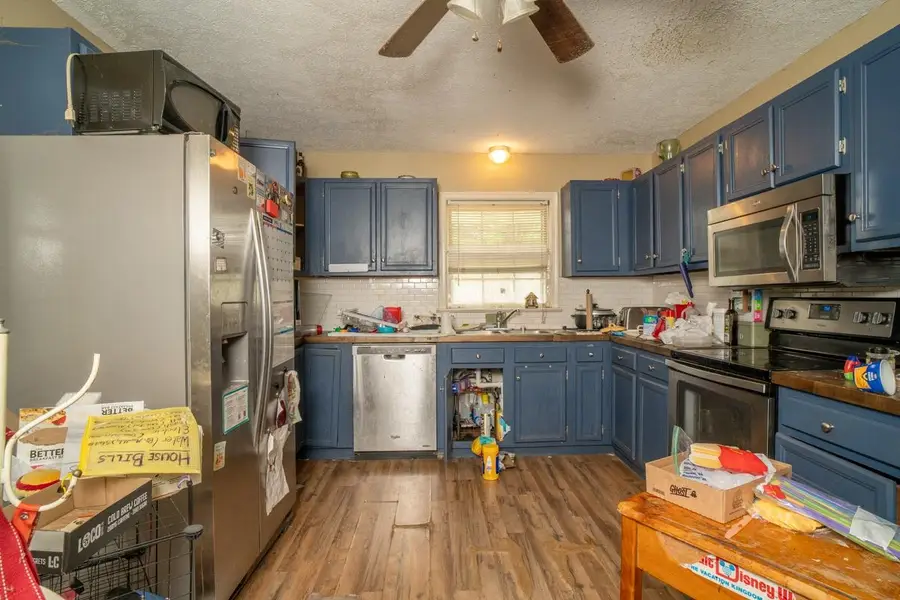 26 Hutchinson Ln, Waynesboro, VA 22980 - #2