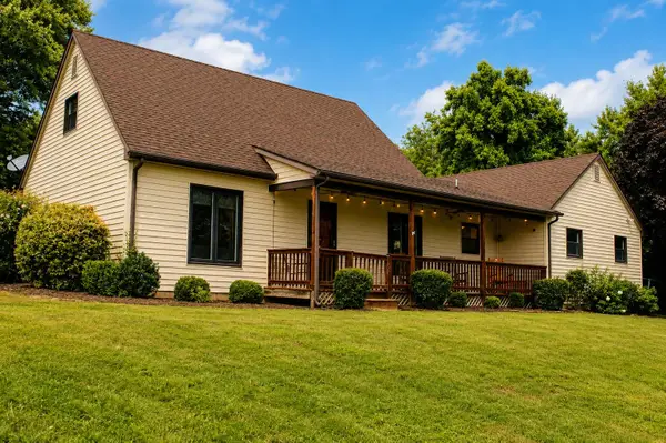 147 Pleasant View Rd, Staunton, VA 24401