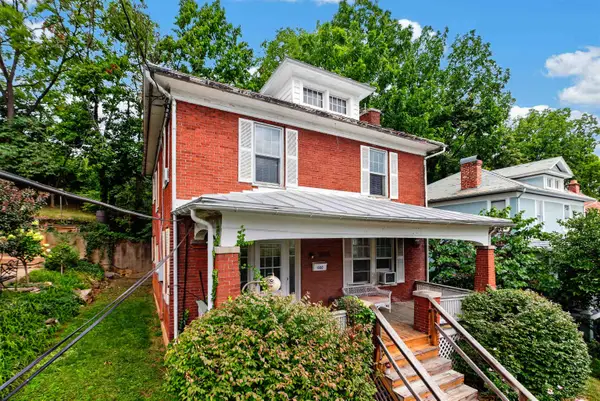237 Sycamore St, Staunton, VA 24401
