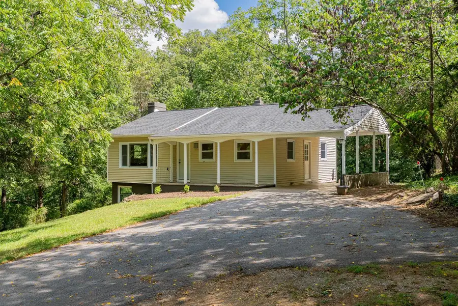 546 Lupton Rd, Woodstock, VA 22664 - #2