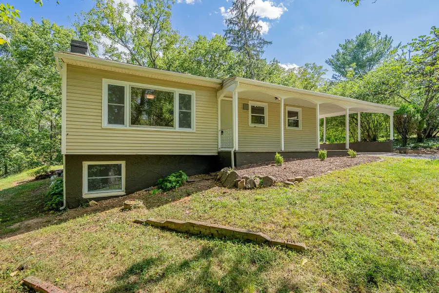 546 Lupton Rd, Woodstock, VA 22664 - #3