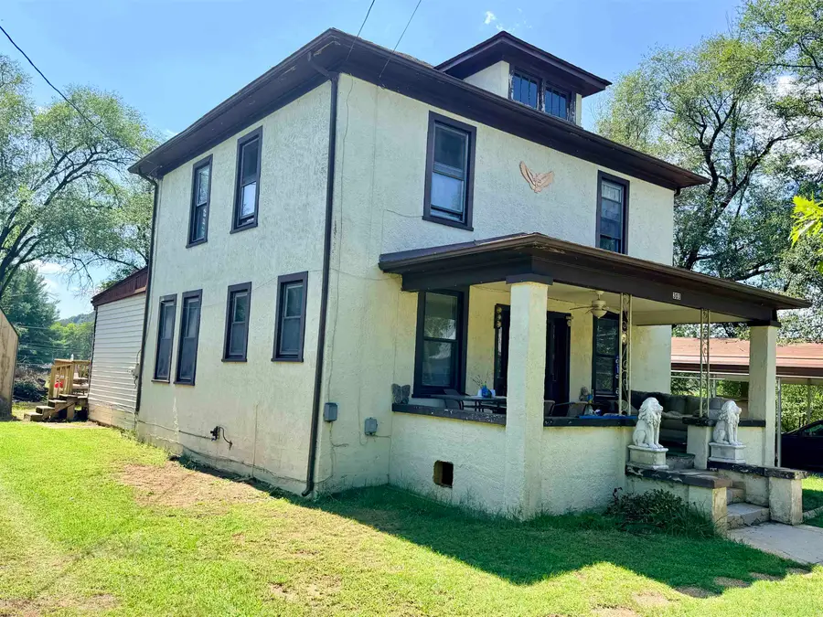 303 4th St, Grottoes, VA 24441 - #2