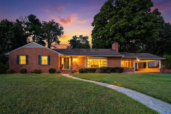 308 Rainbow Dr, Staunton, VA 24401