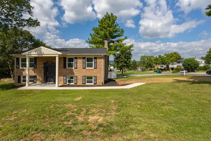 176 Fourth St, Broadway, VA 22815 - #2