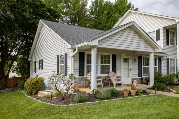 4 Shannon Pl, Staunton, VA 24401