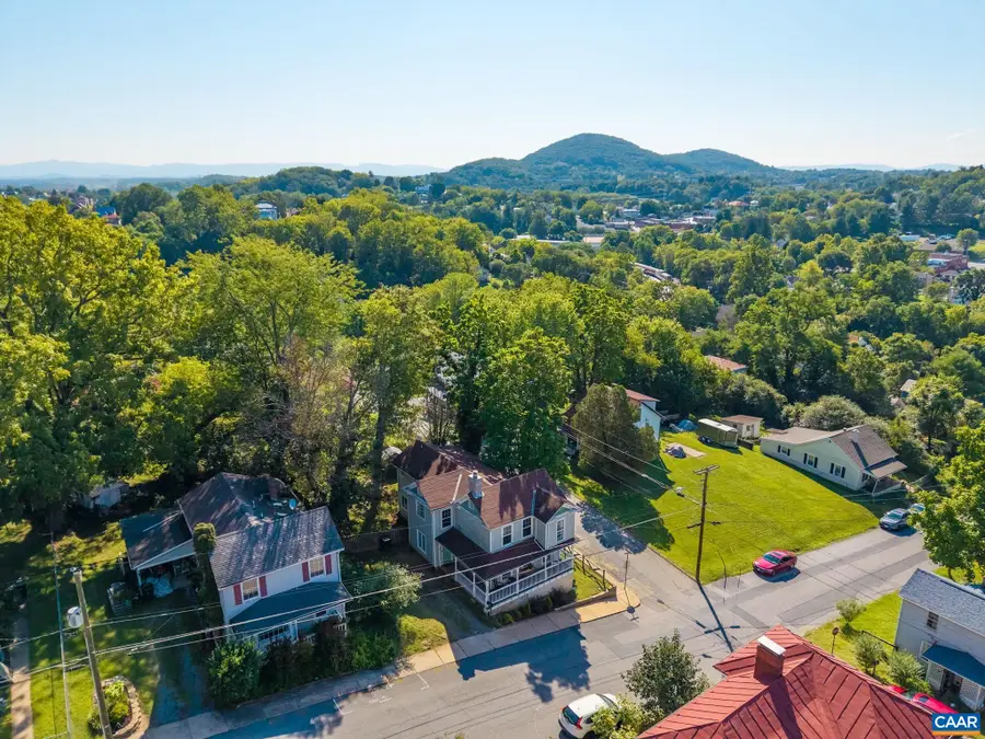 221 Reservoir St, Staunton, VA 24401 - #3