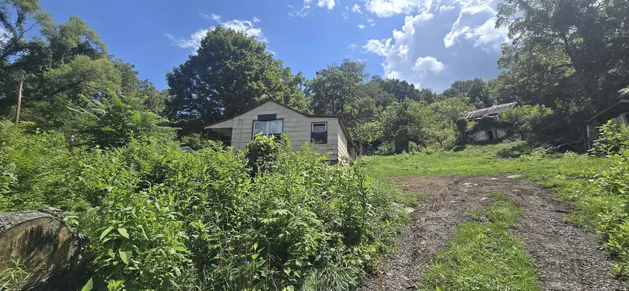 177 Ed B Dr, Narrows, VA 24124 - #2