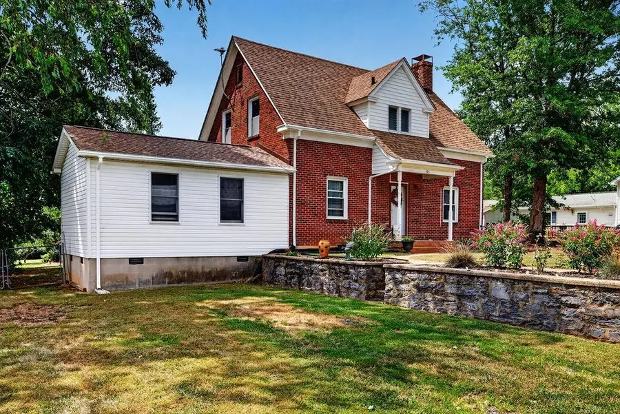304 Oak Ln N, Waynesboro, VA 22980 - #3