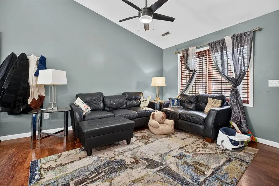 1401 Stuart St, Staunton, VA 24401 - #3