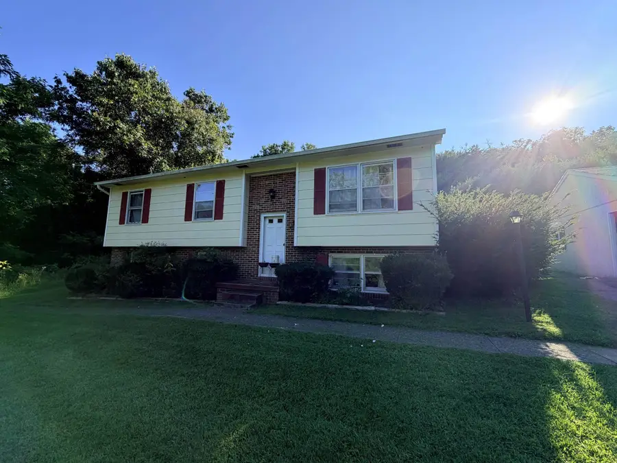 400 Hancock St, Craigsville, VA 24430 - #3