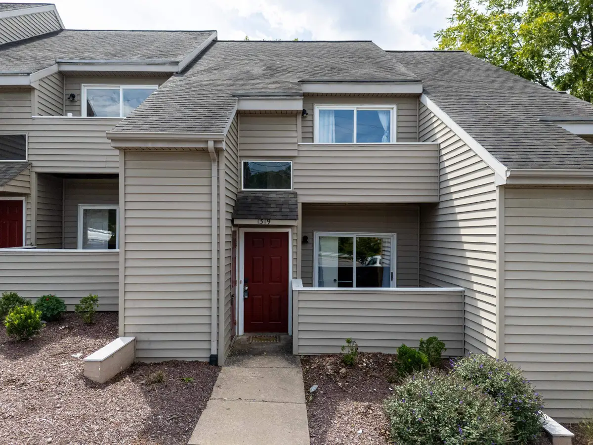 1319 Bradley Dr, Harrisonburg, VA 22801 - #1
