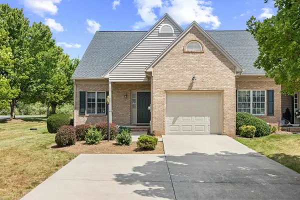 157 Bryant Dr, Waynesboro, VA 22980