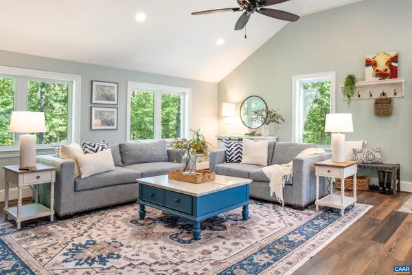2725 Thomas Jefferson Pkwy, Charlottesville, VA 22902