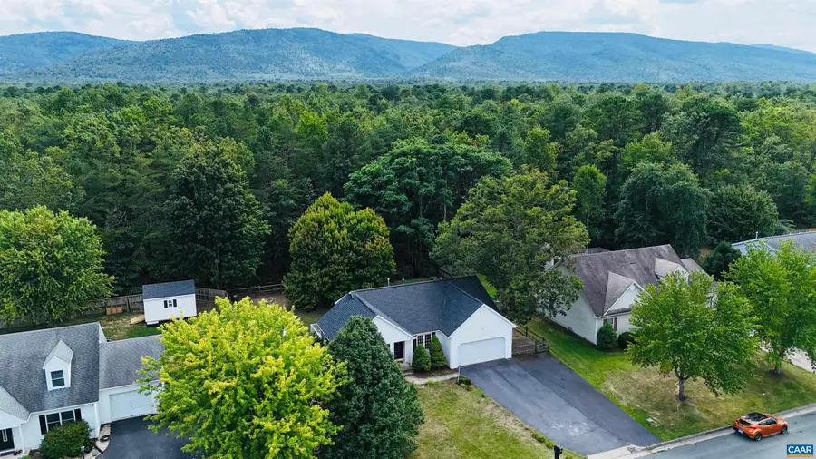 95 Sugarcamp Ln, Stuarts Draft, VA 24477 - #2