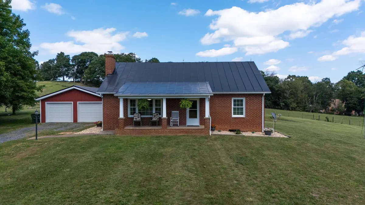 1259 Howardsville Rd, Staunton, VA 24401 - #1