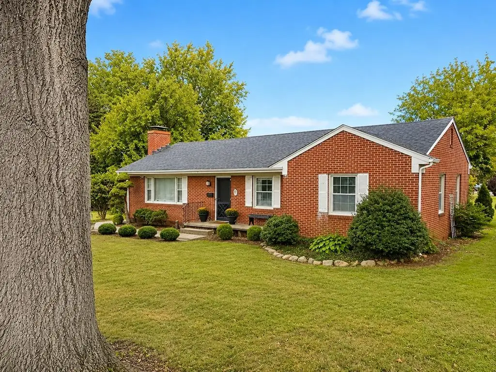 219 Robin Rd, Waynesboro, VA 22980 - #1