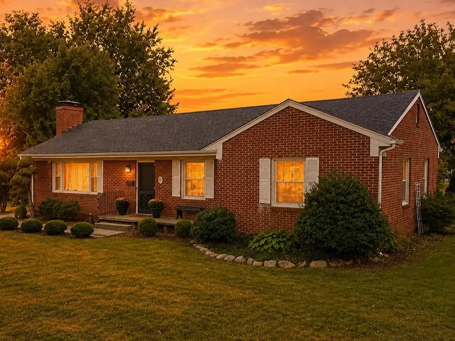 219 Robin Rd, Waynesboro, VA 22980 - #3