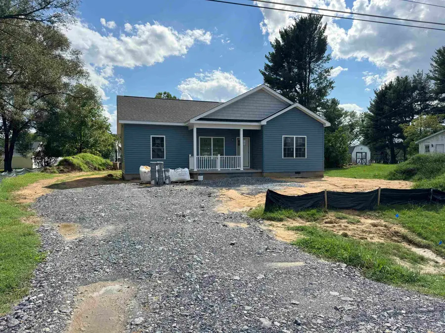 607 6th St, Grottoes, VA 24441 - #3