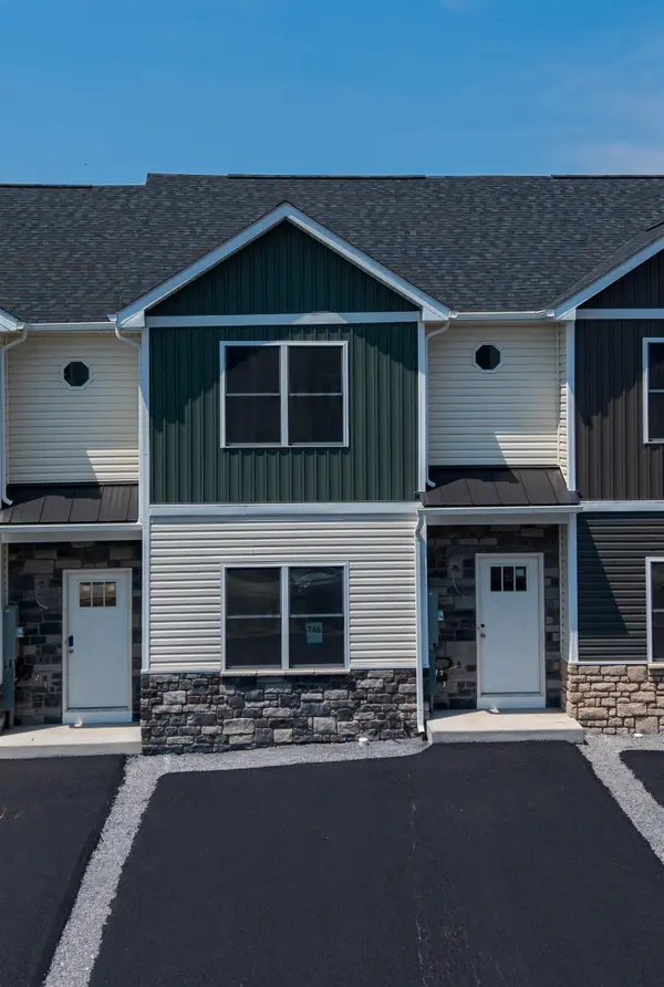 748 Zephyr Dr, Rockingham, VA 22801