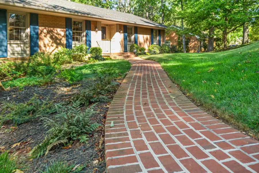 1209 Pinehurst Rd, Staunton, VA 24401 - #2