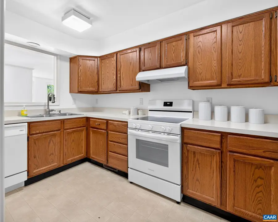 1325 Branchlands Dr, Charlottesville, VA 22901 - #3