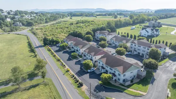 17 Rosewood Ct, Fishersville, VA 22939