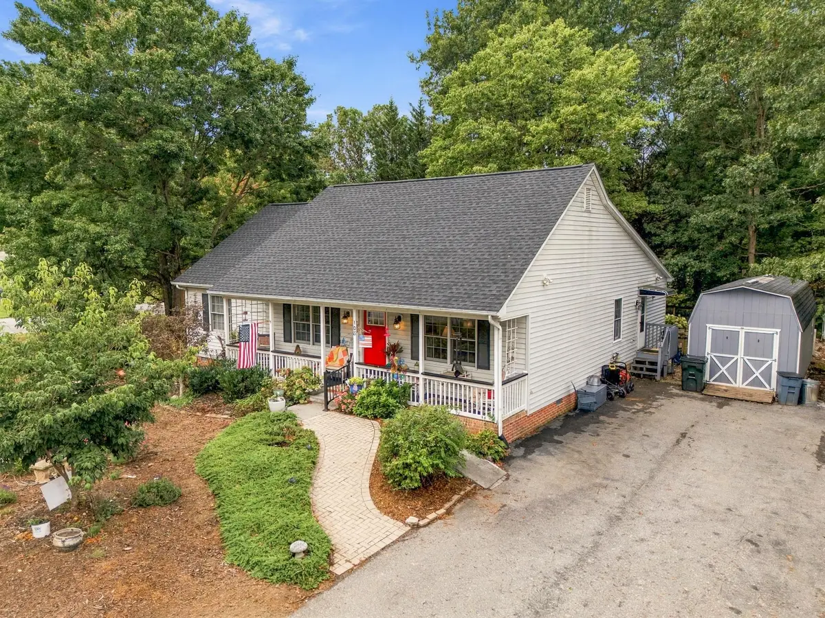 108 Canton Ln, Stuarts Draft, VA 24477 - #1