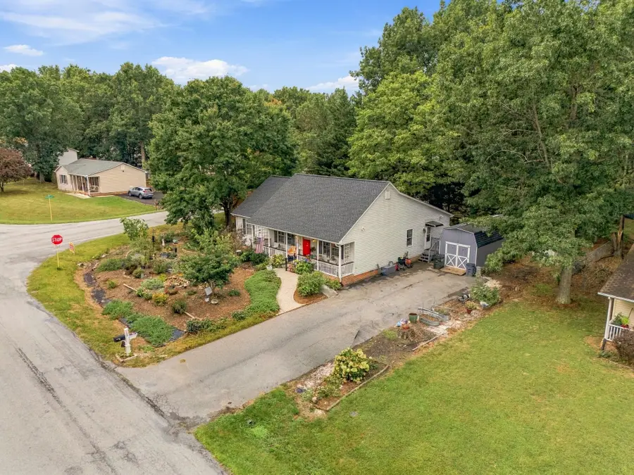 108 Canton Ln, Stuarts Draft, VA 24477 - #2