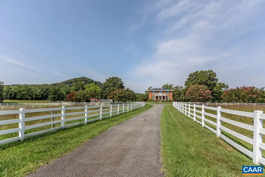 1024 Sunset Dr, Amherst, VA 24521 - #2