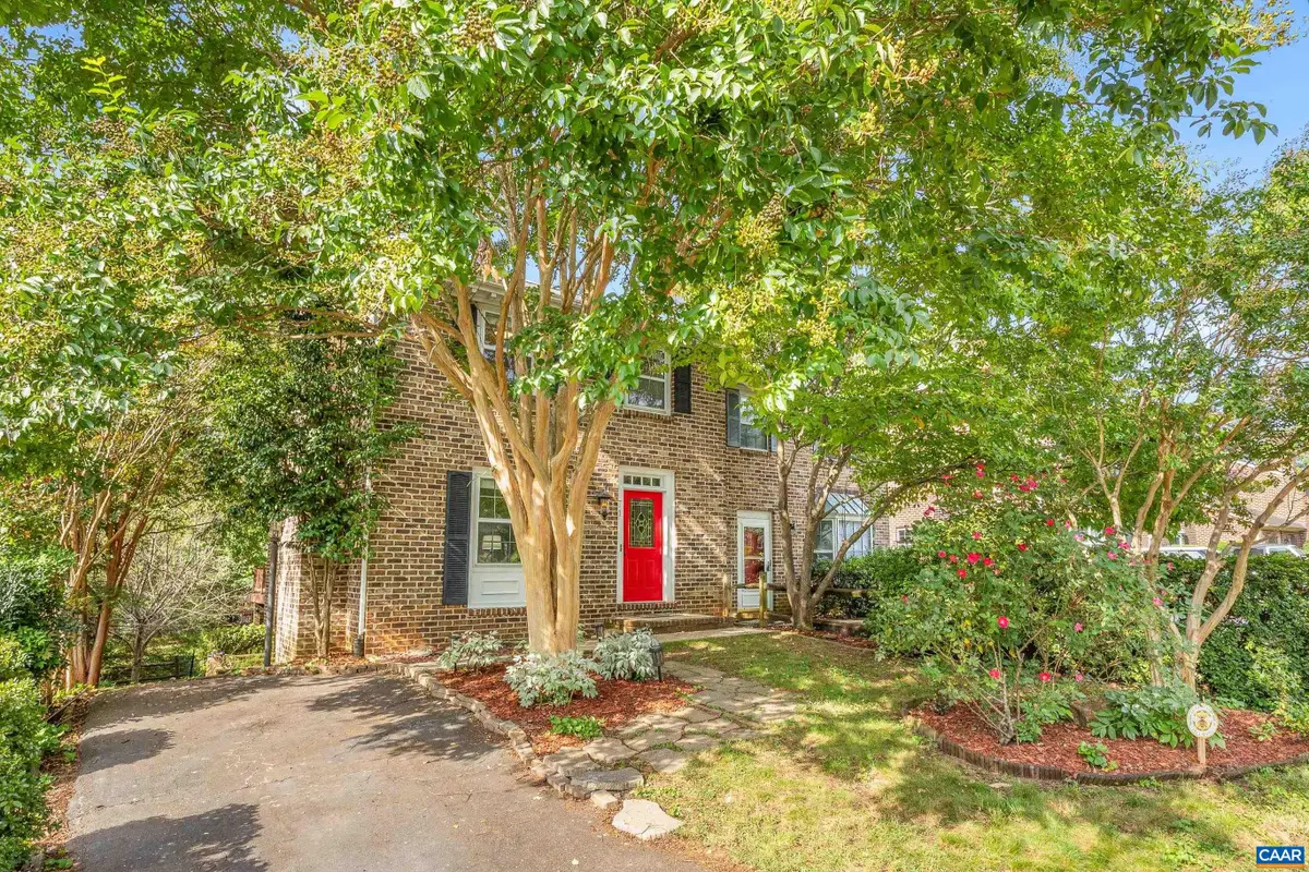 71 Court Pl, Charlottesville, VA 22901 - #1