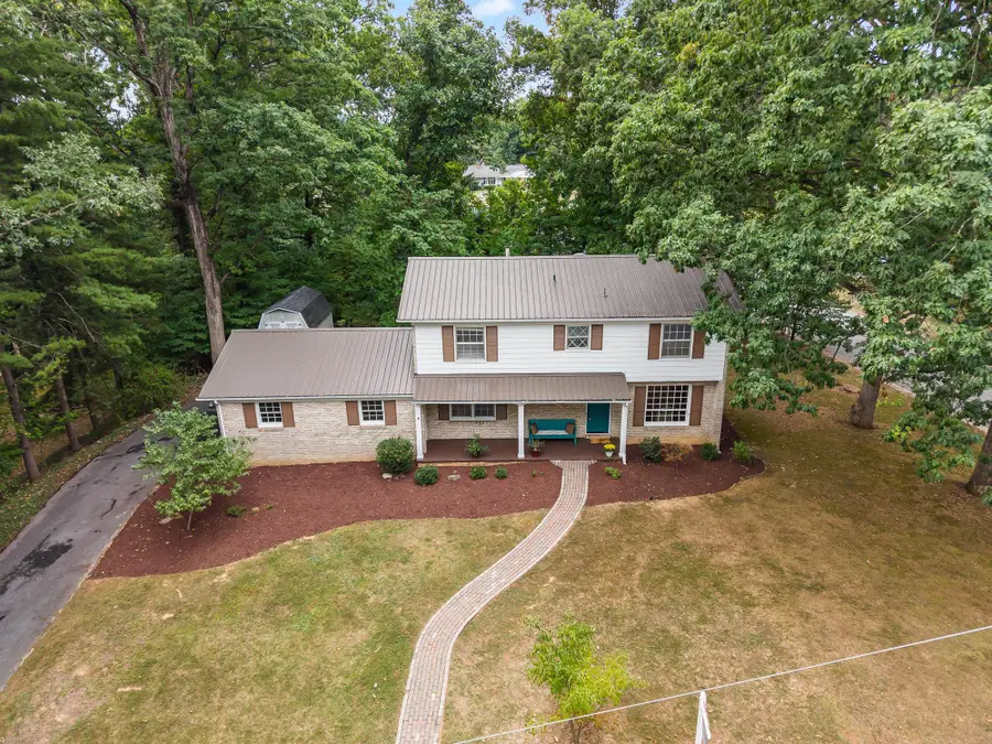 426 Windemere Dr, Staunton, VA 24401 - #3