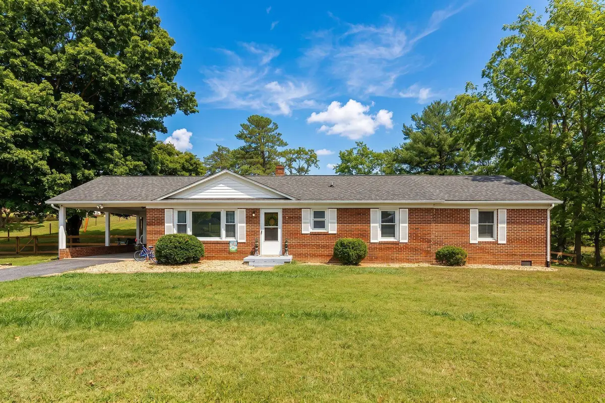 1333 Middlebrook Rd, Staunton, VA 24401 - #1