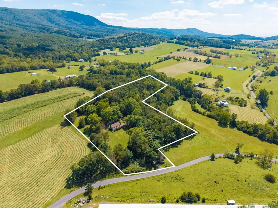 7406 Mountain Valley Rd, Keezletown, VA 22832 - #2