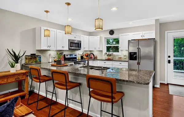 26 Lake Ave, Staunton, VA 22980