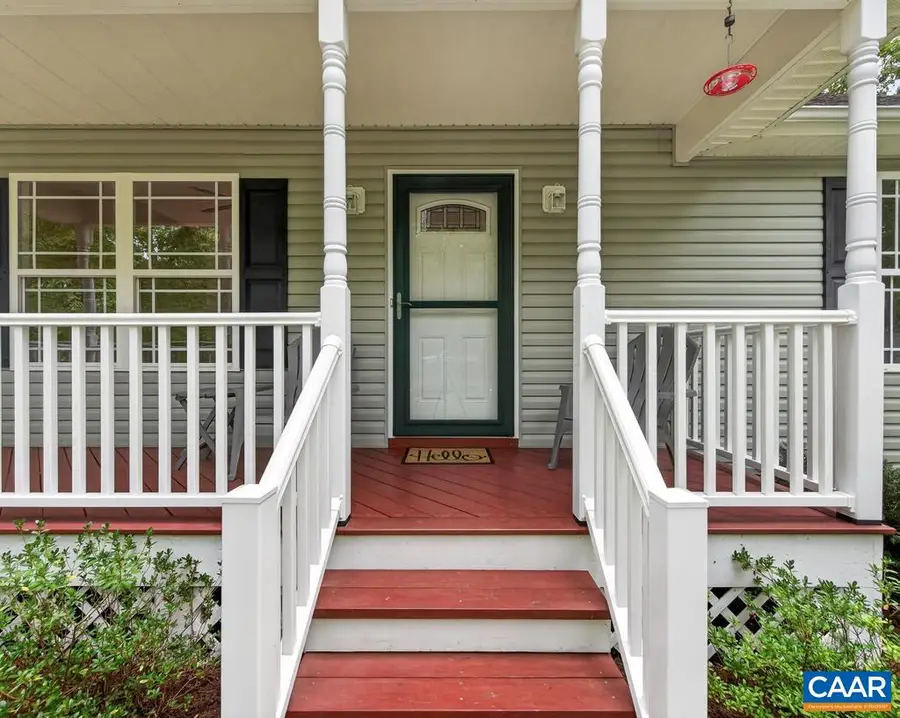 368 Hummingbird Rd, Scottsville, VA 24590 - #2
