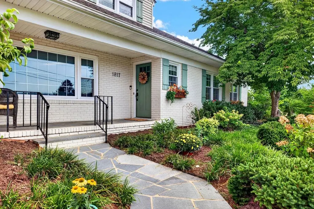 1817 Cherokee Rd, Waynesboro, VA 22980 - #1